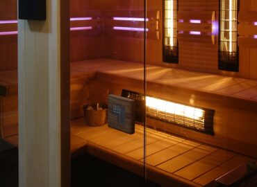 Přes telefon ovládaná kombinovaná sauna Modus