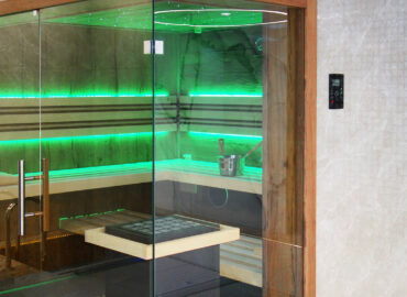 Designová sauna Edge zářící jako dokonale vybroušený diamant