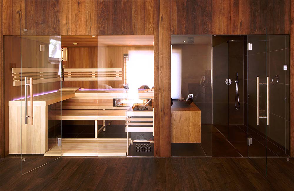 Luxusní kombinovaná sauna Native s obkladem z thermo abachi