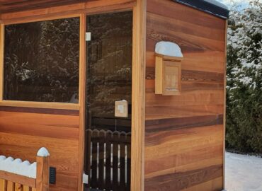 Jak vypadá 5 nových venkovních saun na zahradách a terasách našich klientů?