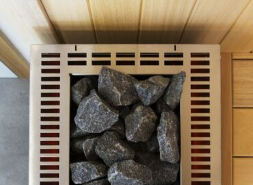 Prosklený roh a luxusní interiér sauny Modus s extra výbavou navíc