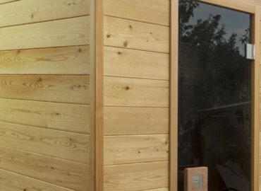 Venkovní infrasauna Vitae z cedrového dřeva a modřínu