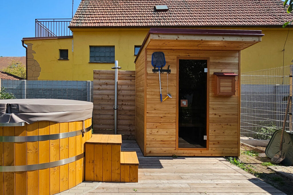 Venkovní sauna Native v létě