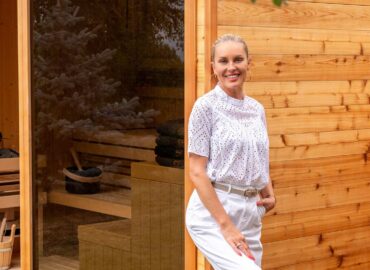 Simona Krainová: venkovní sauna Native – více místa, více pohodlí