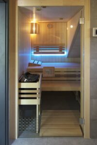 Podkroví: sauna pod šikmým stropem
