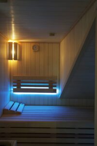Podkroví: sauna pod šikmým stropem