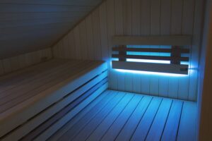 Podkroví: sauna pod šikmým stropem
